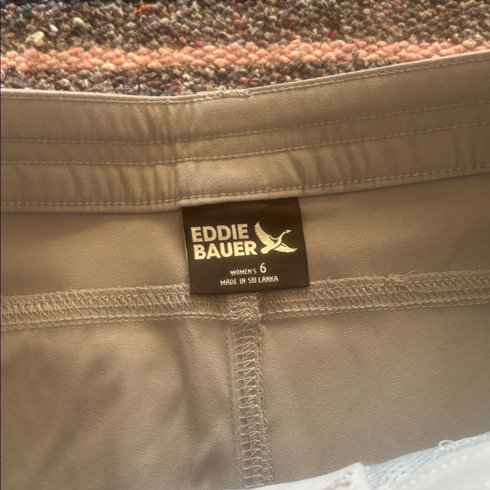 Women’s Eddie Bauer Tech Shorts Size 6 - Picture 3 of 4